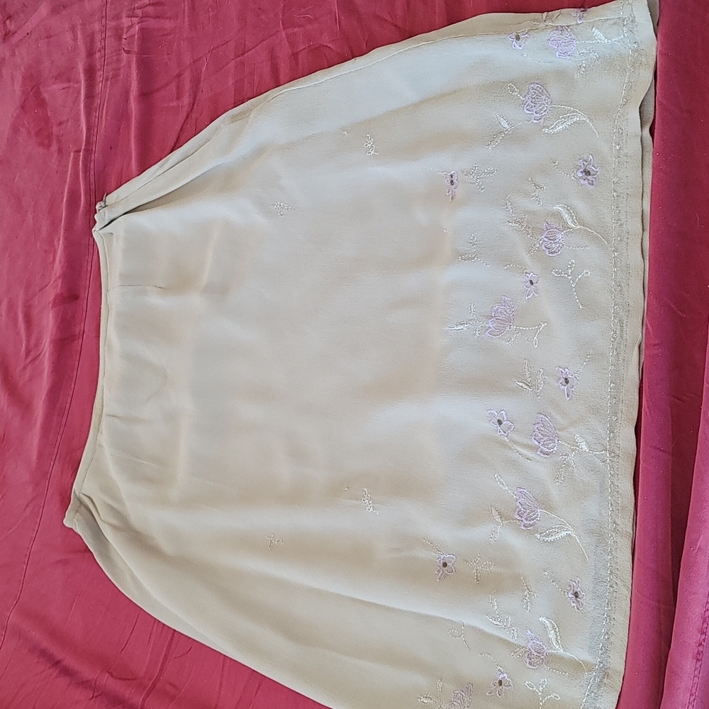 Embroidered 100% silk skirt